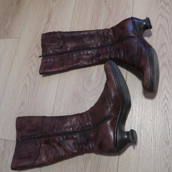 Brown Calf-Length Boots - Picture 6 of 6